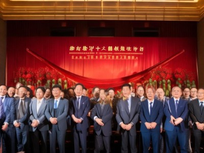 沁阳老商贸城改造项目中标单位公布，河南省XX建设工程有限公司担纲核心施工任务，开启城市更新新篇章